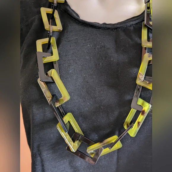 Horn Big Chain Statement Necklace Women's Fashion - Picture 3 of 6